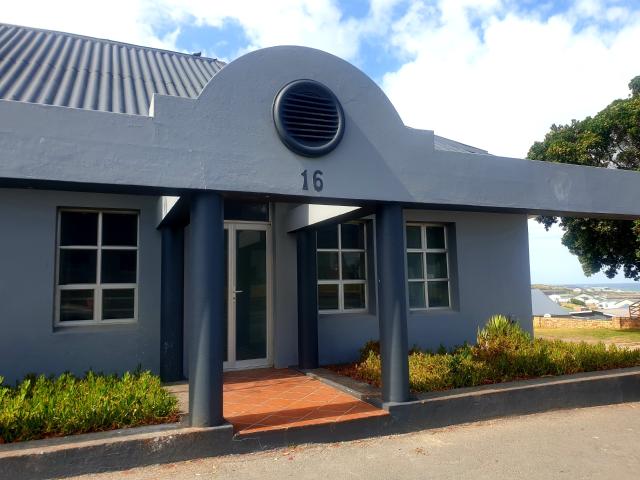 1 Bedroom House To Let in Gansbaai Central