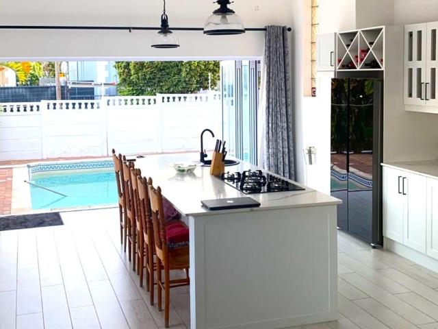 1 Bedroom house to rent in Wynberg, Cape Town