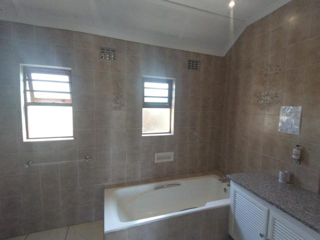 1 Bedroom House To Rent in Beacon Bay
