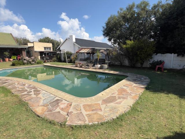 1 Bedroom House To Rent in Robertsham