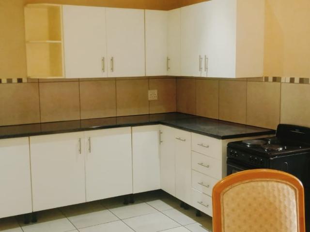 1 Bedroom House To Rent in Robindale