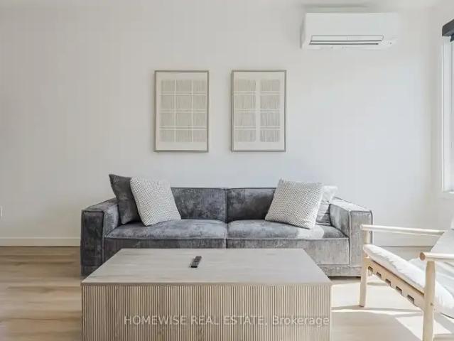 1 Bedroom House Toronto ON 103011733