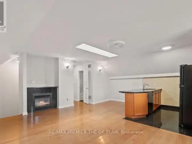 1 Bedroom House Vaughan ON 102883723