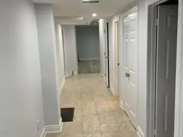 1 Bedroom House Vaughan ON 102366582