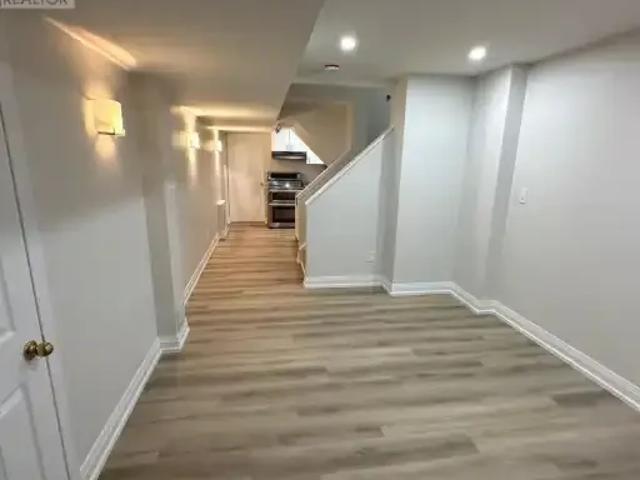 1 Bedroom House Vaughan ON 103215992
