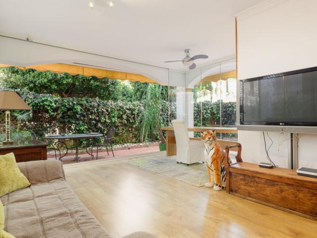 1 bedroom holiday apartment in Sotogrande with golf views and communal pool