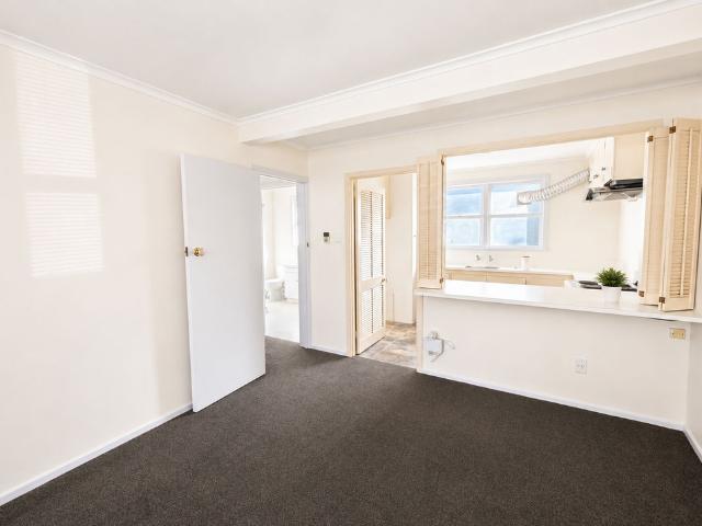 1 Bedroom on Aratonga Ave