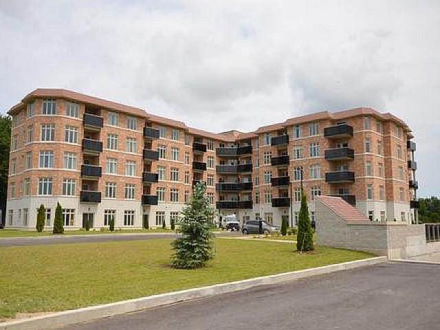1 Bedroom Lux Condo For Sale Niagara Falls