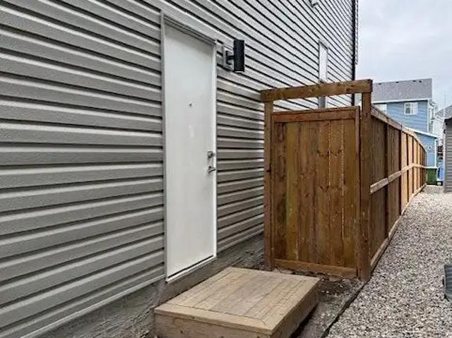1 Bedroom Modern Legal Basement Suite