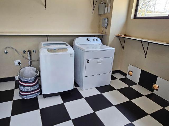 1 Bedroom Sectional Title For Sale in Zwartkop Golf Estate