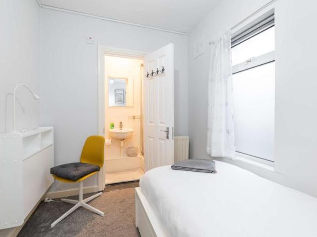 1 Bedroom Shared Living Dublin Dublin D04 X016 100307312