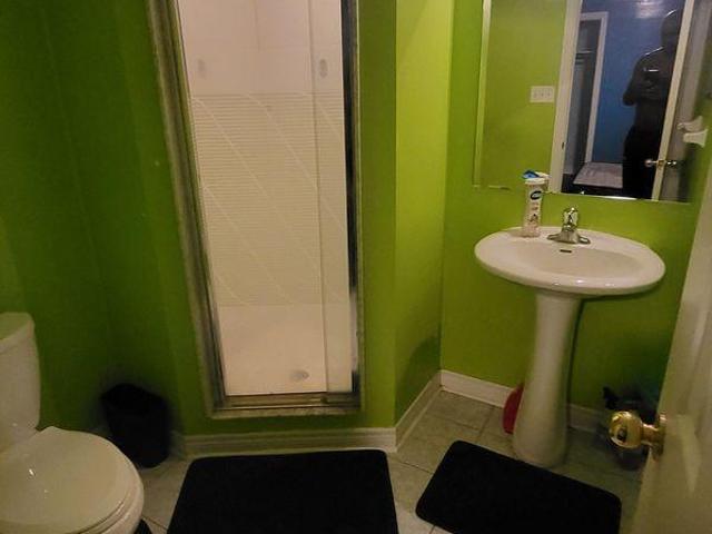 1 Bedroom Shared Living/roommate Brampton ON LS97421675