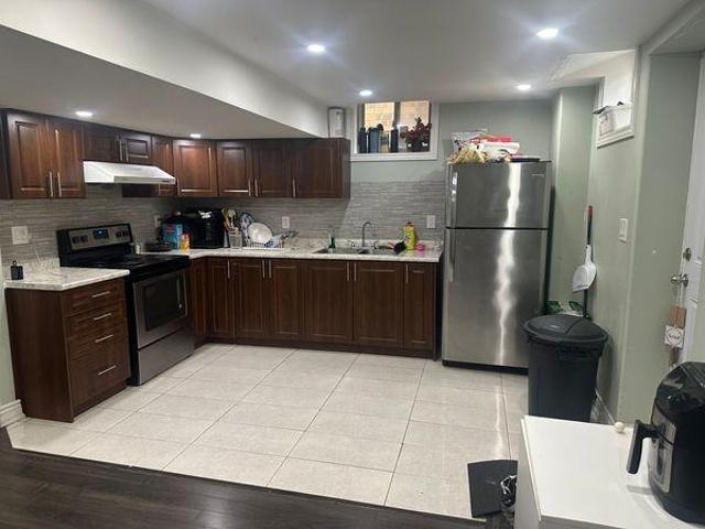 1 Bedroom Shared Living/roommate Brampton ON LS97421203