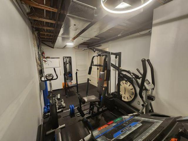 1 Bedroom Shared Living/roommate Calgary AB 97421228