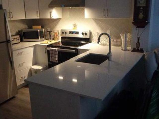 1 Bedroom Shared Living/roommate Hamilton ON 97414921