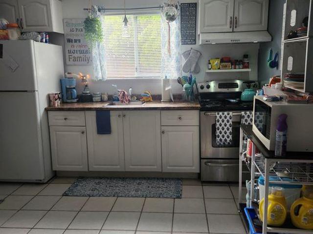 1 Bedroom Shared Living/roommate Langley BC LS97417298