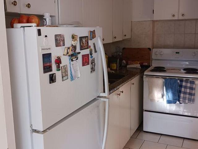 1 Bedroom Shared Living/roommate Toronto ON 97414523
