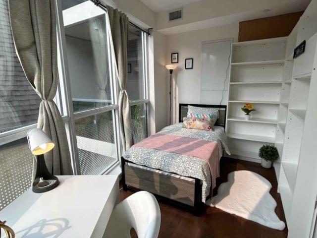 1 Bedroom Shared Living/roommate Toronto Toronto 99489899