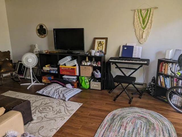 1 Bedroom Shared Living/roommate Victoria BC 96648489