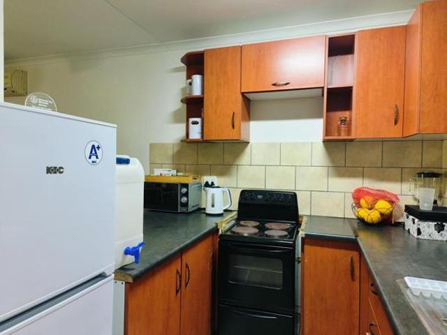 1 Bedroom Simplex in Veld En Vlei