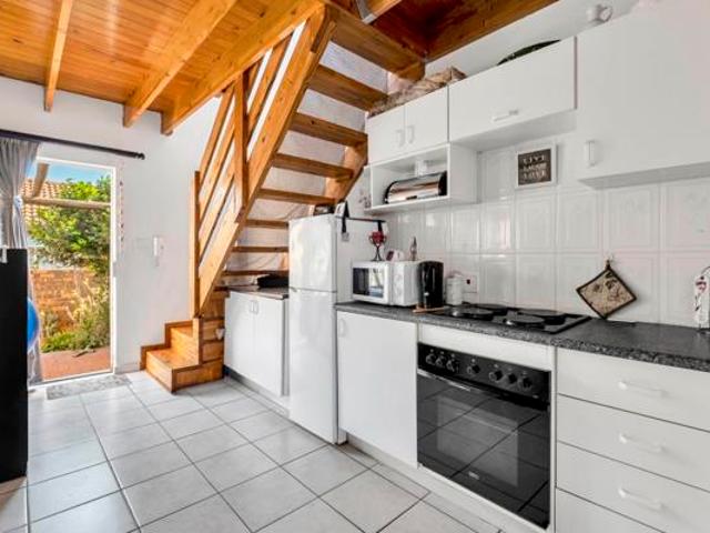 1 Bedroom Simplex in Weltevreden Park