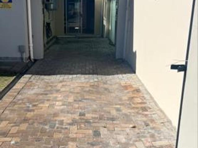 1 Bedroom Simplex in Lansdowne