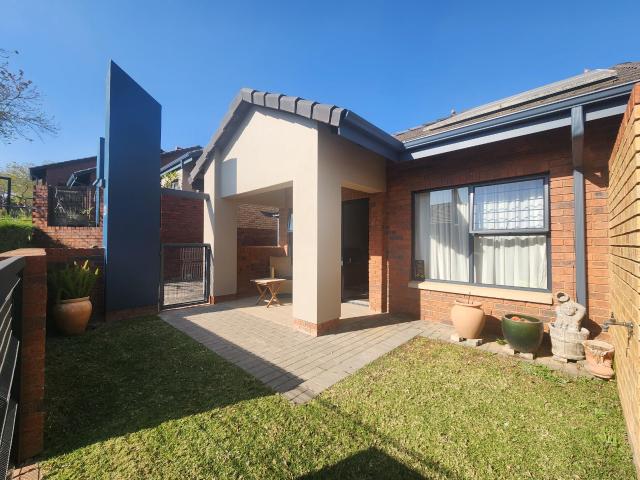 1 Bedroom Simplex in North Riding AH
