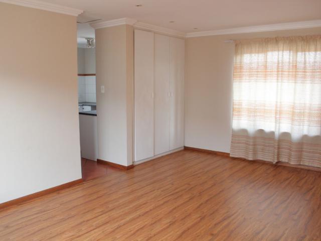 1 Bedroom Studio Apartment To Let in Bryanston