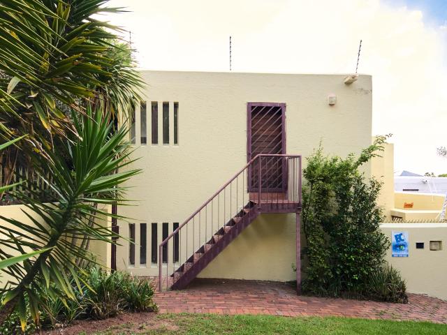 1 Bedroom Studio Apartment To Let in Florida Hills