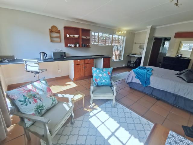 1 Bedroom Studio Apartment To Let in Irene