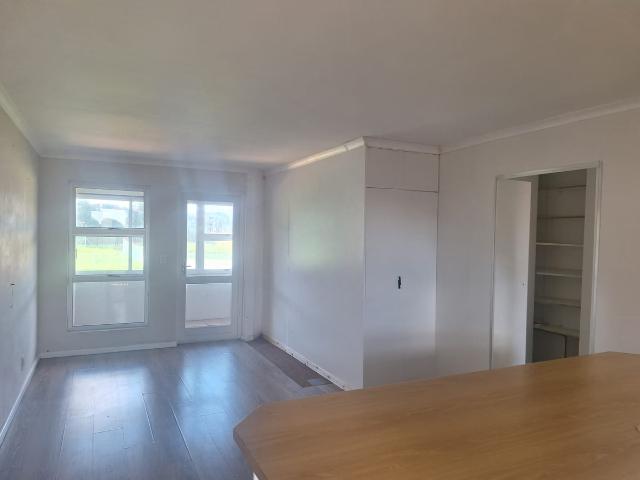 1 Bedroom Studio Apartment To Let in Oostersee