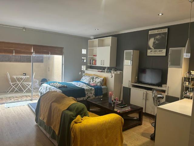 1 Bedroom Studio Apartment Rented in The Gardens