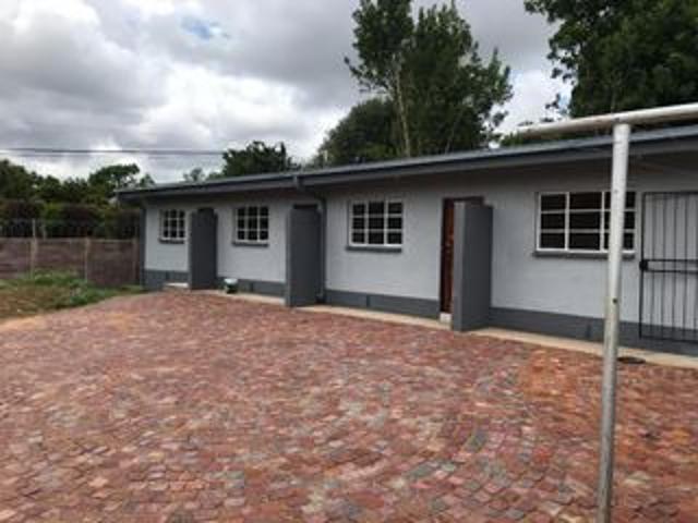 1 Bedroom Studio in Queenswood