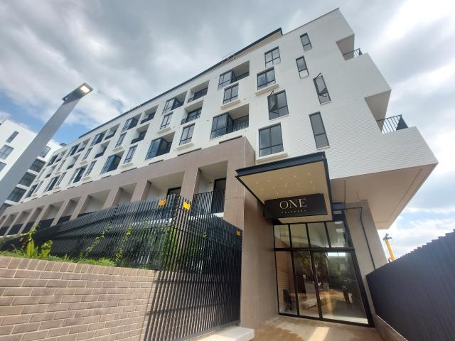 1 Bedroom Studio in Rosebank