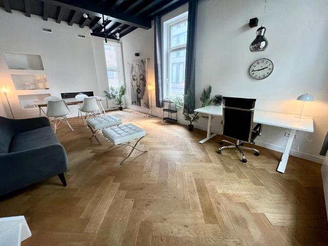 1 bedroom Surface Area: 77m2