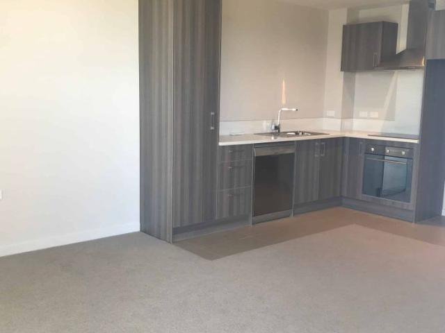 1 Bedroom Plus Study Apartment in Rose Garden