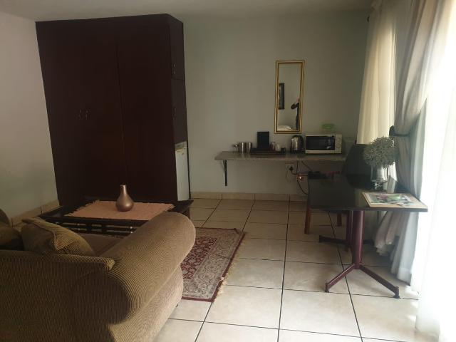 1 Bedroom Room To Let in Die Heuwel