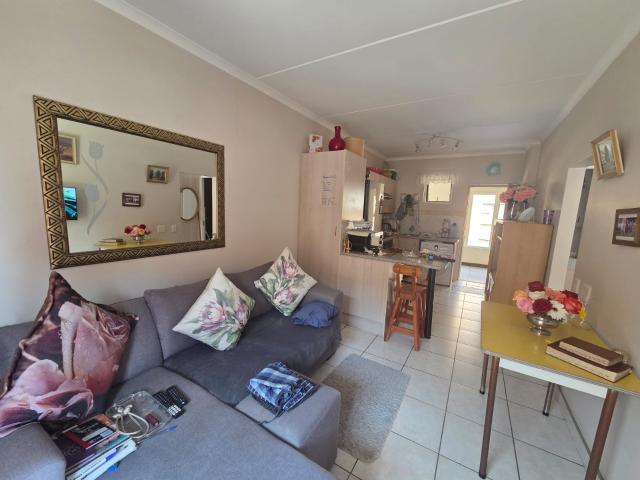 1 Bedroom Retirement Village in Montana Tuine