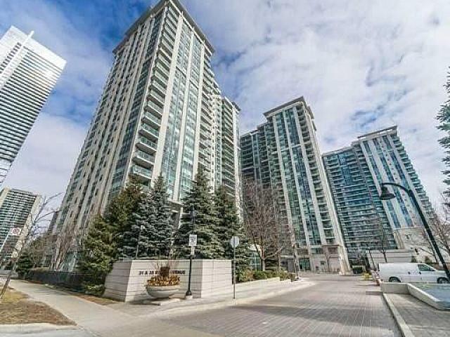 1 Bedroom With Parking On Yonge/sheppard Subway Stn