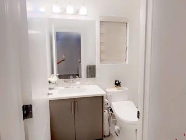 1 bedroom with seperate washroom