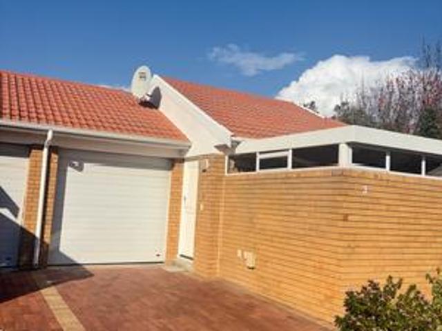 1 bedroom town house in legato retir.