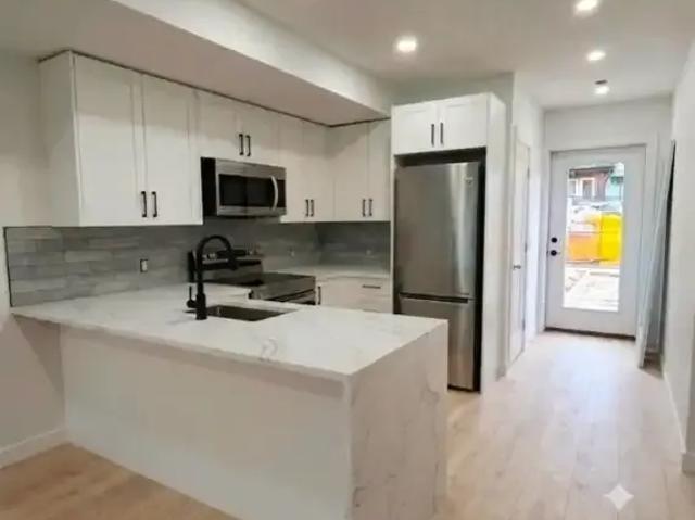 1 Bedroom Townhouse Calgary AB 104181852