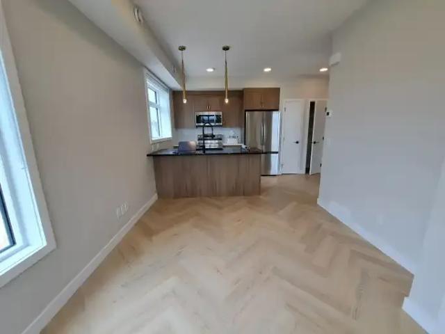 1 Bedroom Townhouse Calgary AB 104711459