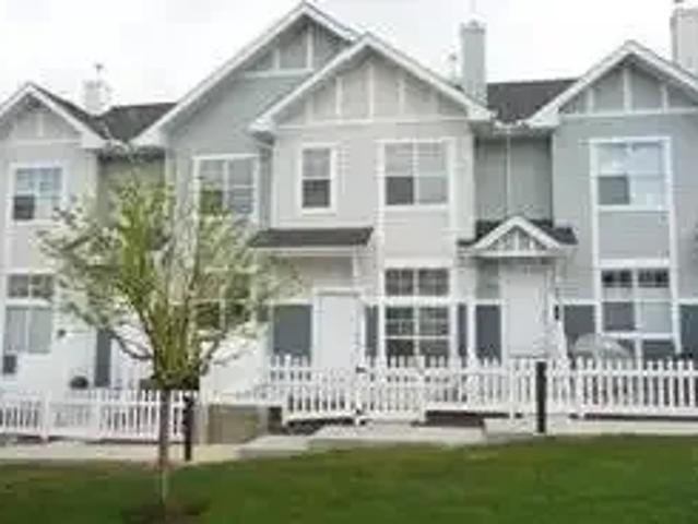 1 Bedroom Townhouse Calgary AB 103770594
