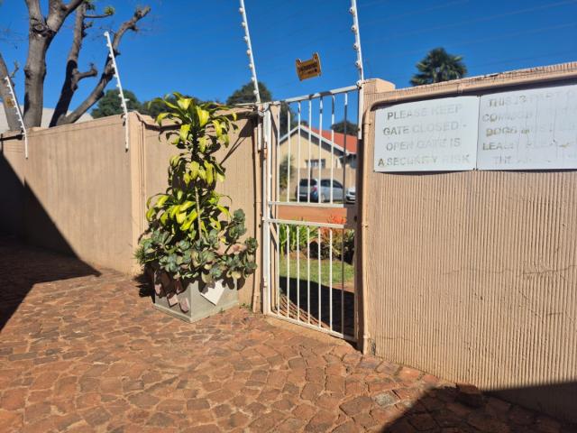 1 Bedroom Townhouse For Sale in Norkem Park