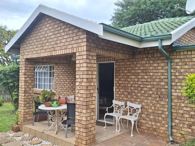 1 Bedroom Townhouse For Sale in Bela