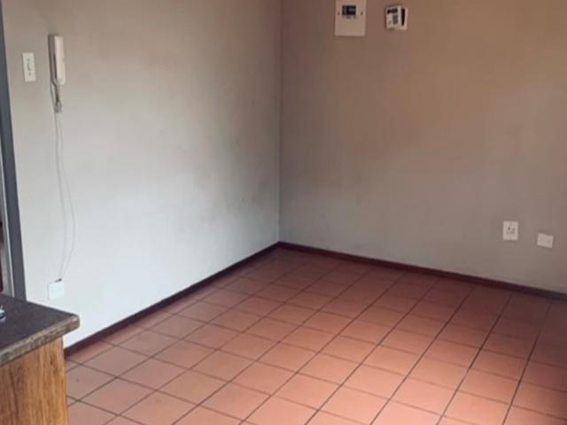 1 Bedroom Townhouse For Sale in Bendor