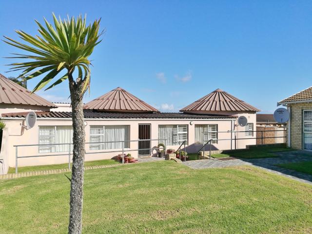 1 Bedroom Townhouse For Sale in Kabega