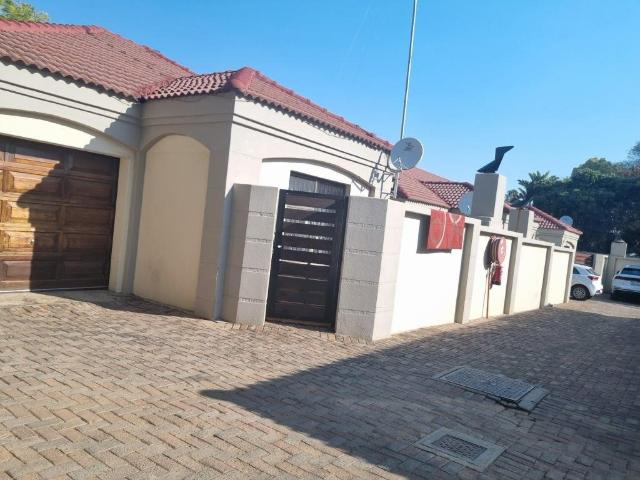 1 Bedroom Townhouse For Sale in Polokwane Central