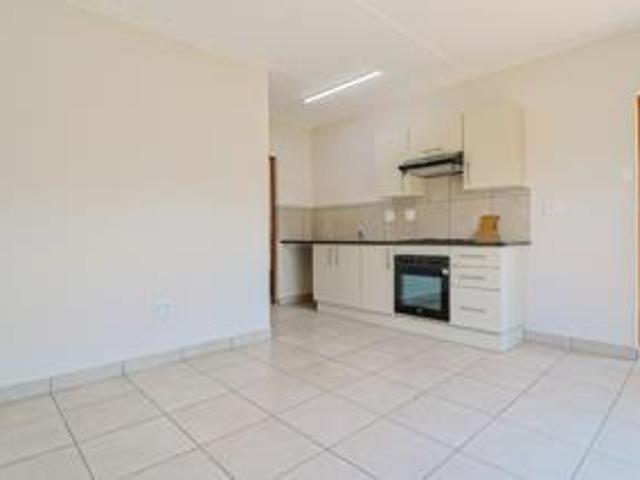 1 Bedroom Townhouse For Sale in Protea Glen